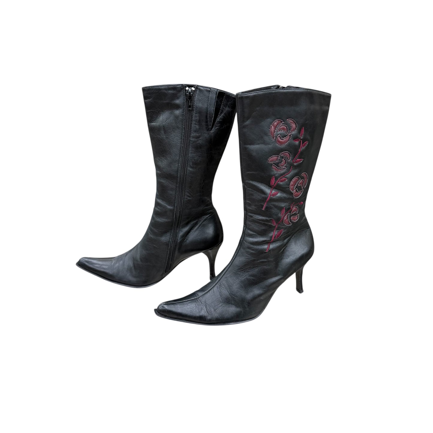 Pointed mid-calf with embroidery