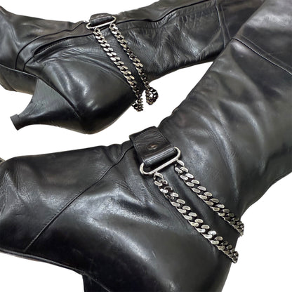 Pointed mid-calf boots with chain