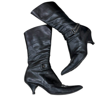 Pointed mid-calf boots with chain