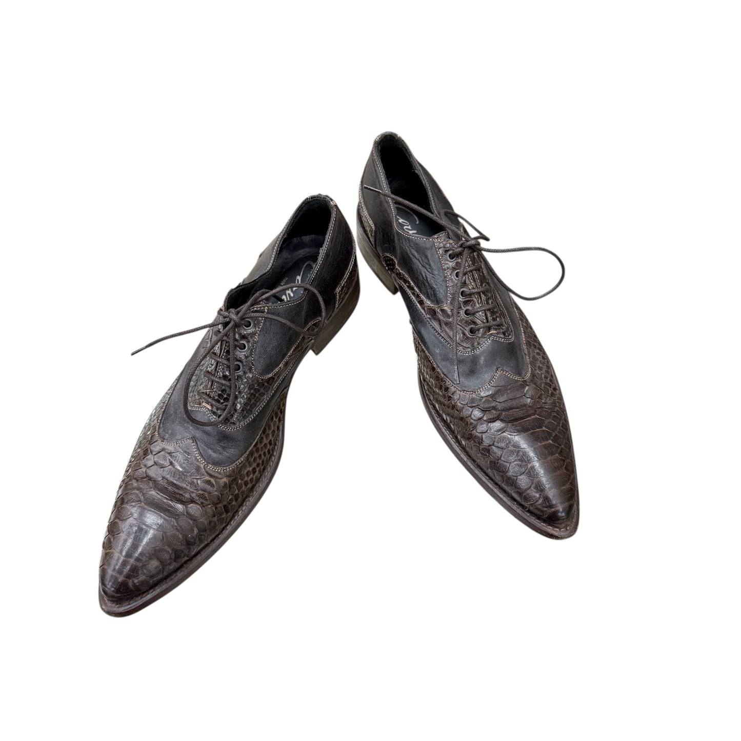 Men's pointed croco derbys
