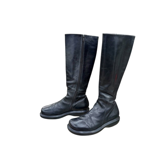 Knee-high platform boots