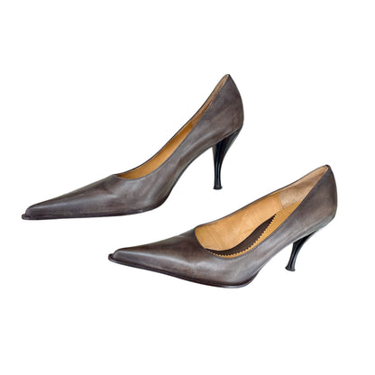 Pointed brown heeled pumps