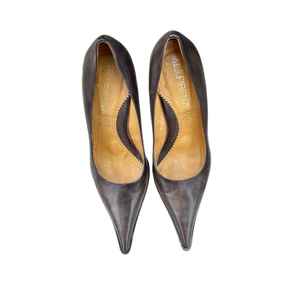 Pointed brown heeled pumps