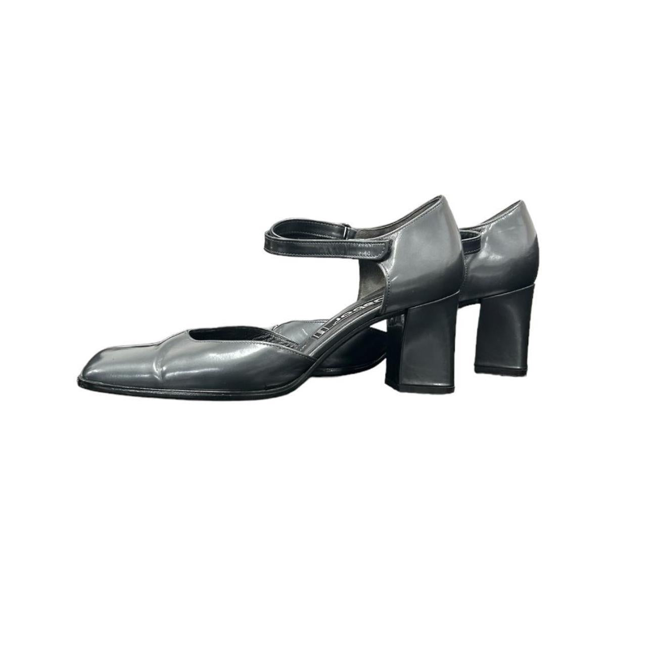 Amazon.com | Soda Boxer Women Fashion Mary Jane Style Rounded Chunky Block  Lug Sole Heel with Adjustable Strap (Black PU, us_Footwear_Size_System,  Adult, Women, Numeric, Medium, Numeric_5_Point_5) | Pumps