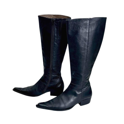 Pointed knee-high leather boots