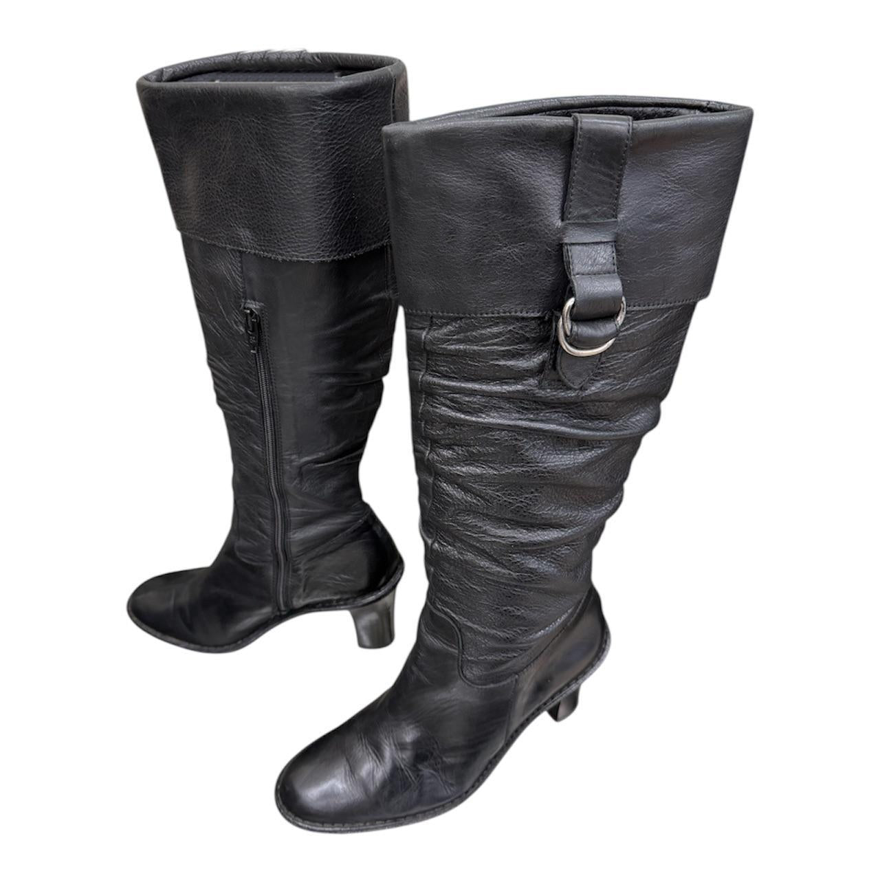 Knee high gathered leahter boots