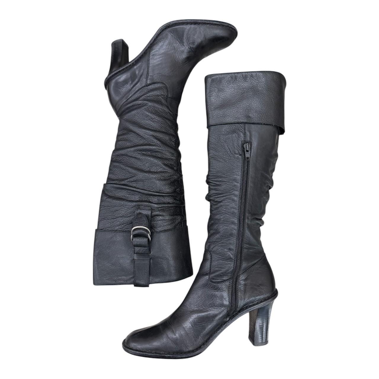 Knee high gathered leahter boots