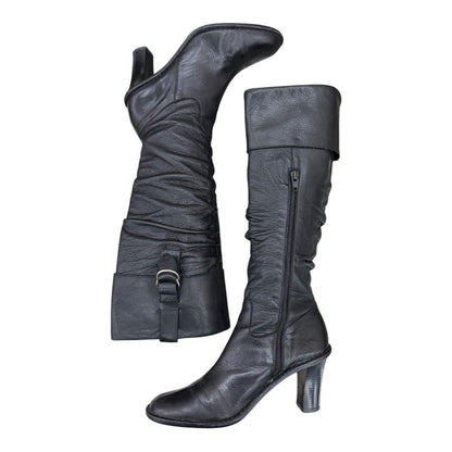 Knee high gathered leahter boots