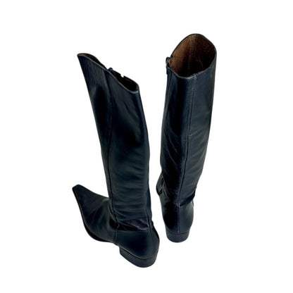 Pointed knee-high leather boots