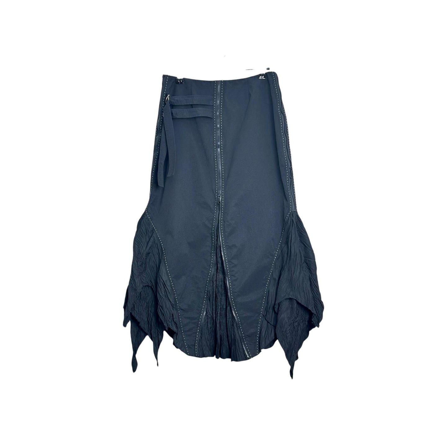 Pointed skirt with contrast stitching