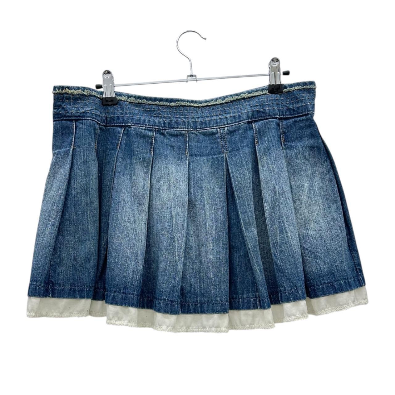 Low-rise pleated denim skirt